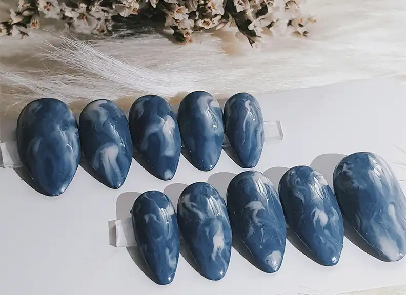 Blue marble nails set