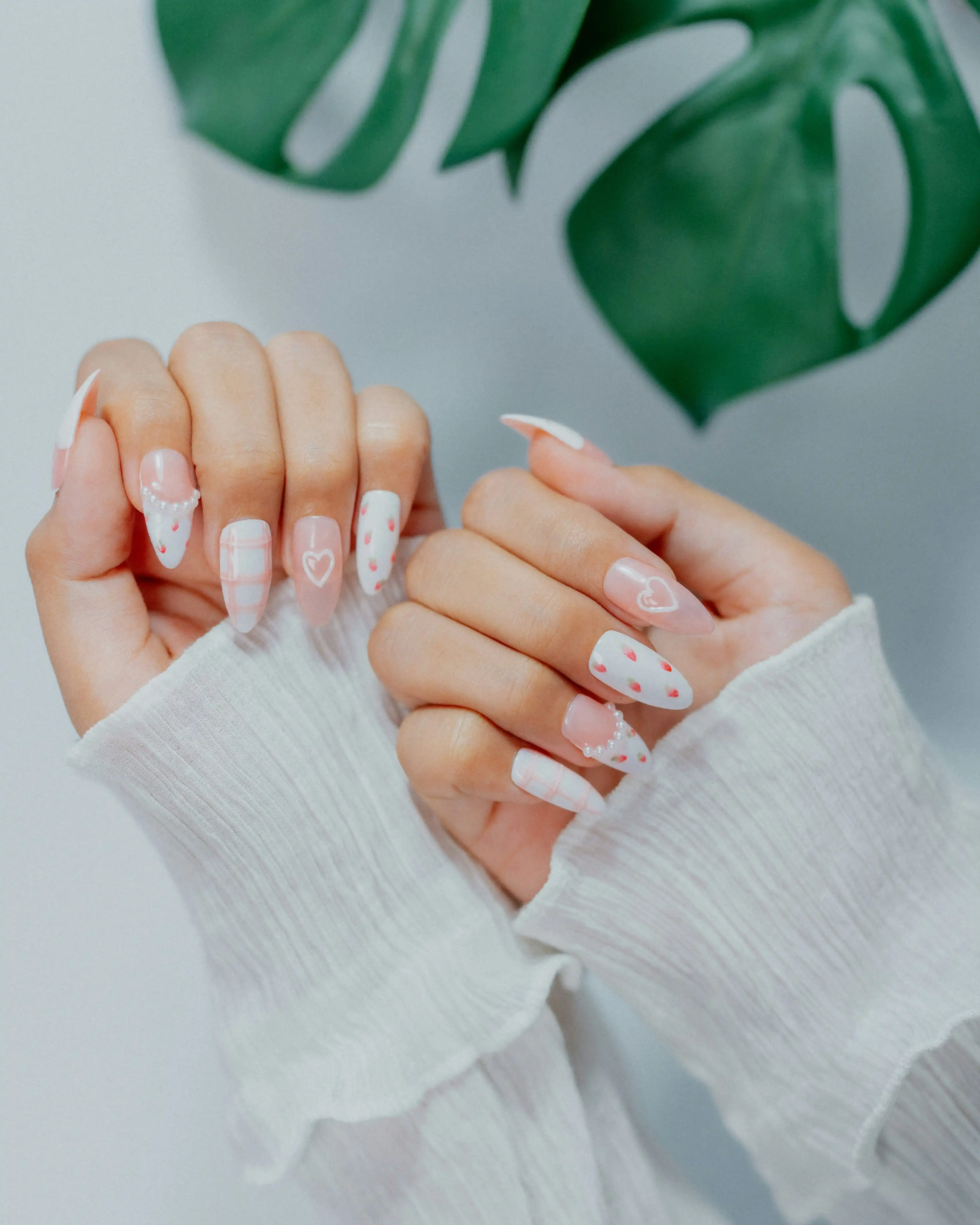 Hand painting custom press-on nails